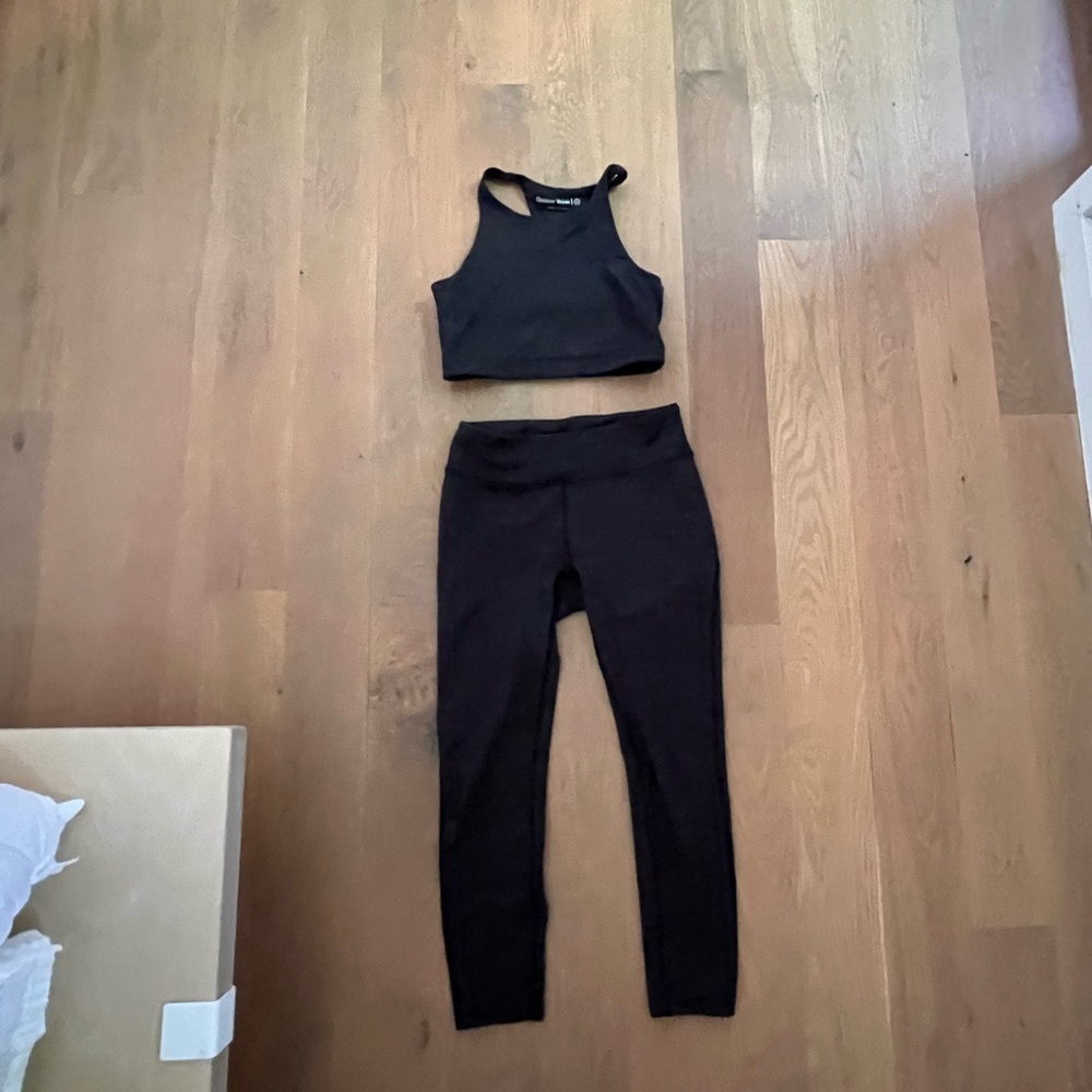 Outdoor Voices leggings and crop top in gray!